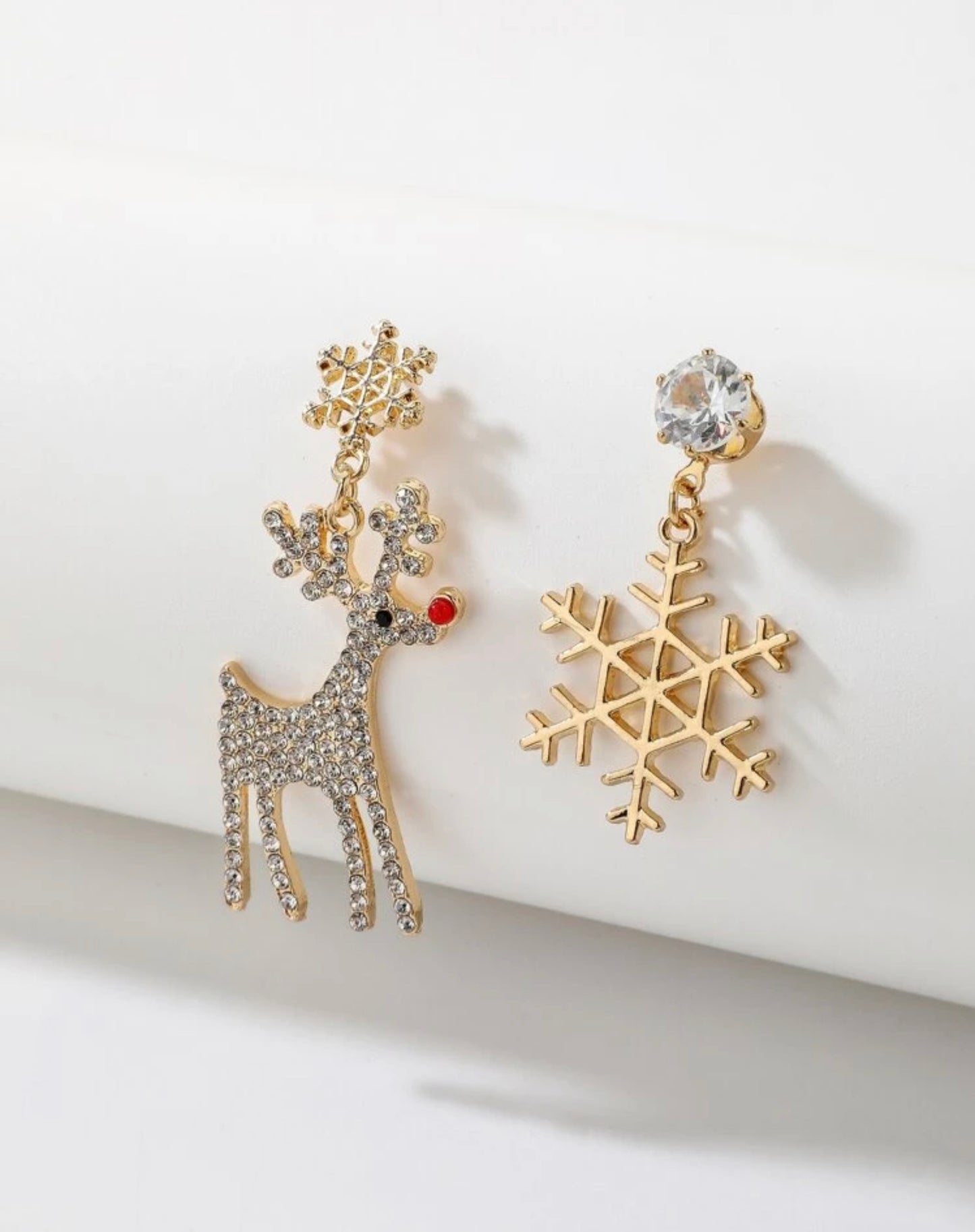 Reindeer Snow Earrings